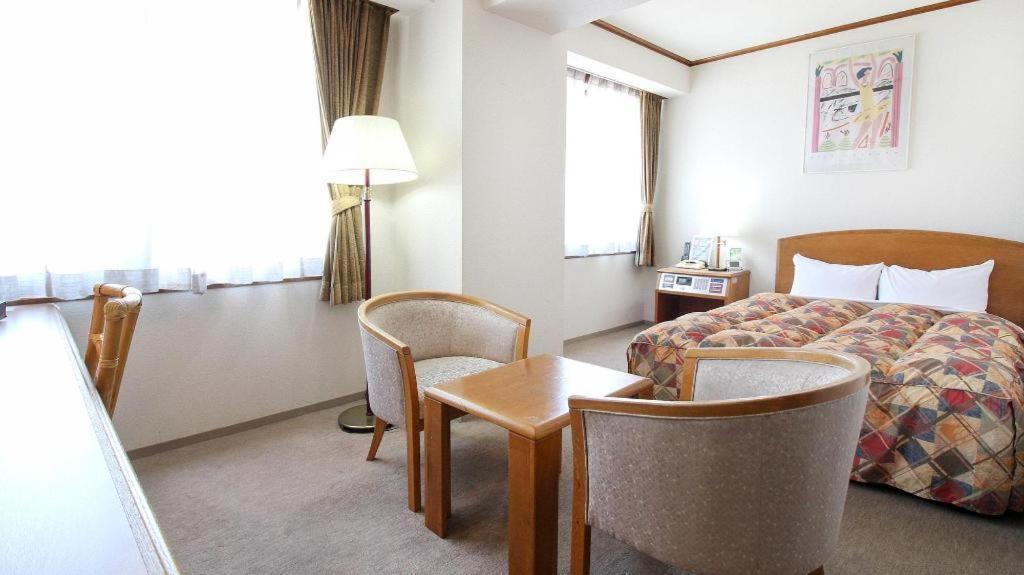Neyagawa Trend Hotel Ōsaka Extérieur photo