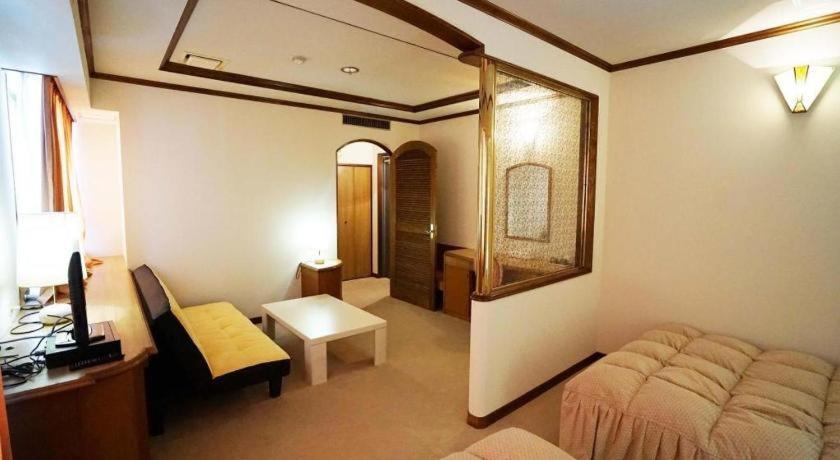 Neyagawa Trend Hotel Ōsaka Extérieur photo