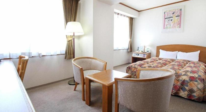 Neyagawa Trend Hotel Ōsaka Extérieur photo